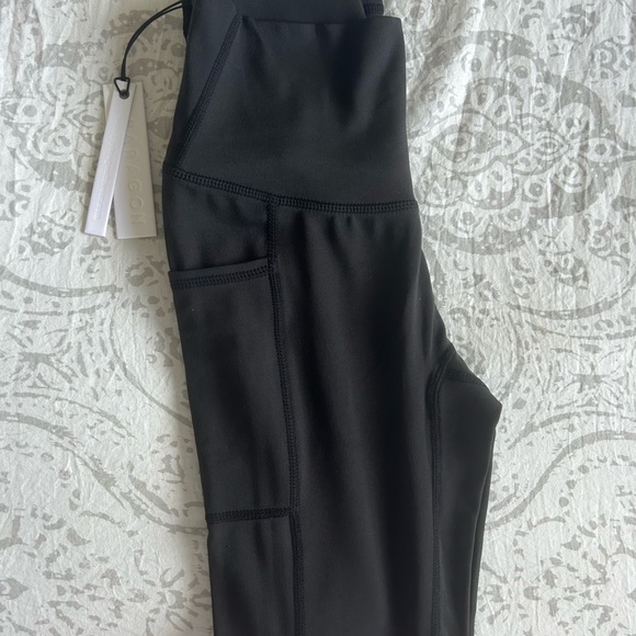 Sleeveless top Yoga Pants w/pockets Paragon
XS - Picture 4 of 6